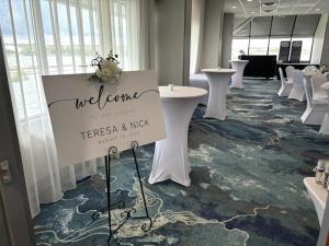 2024-ForsterCotman-Wedding-at-Holiday-Inn-Kingston-Waterfront-d