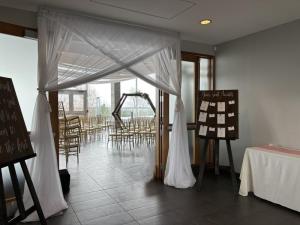2024-Ladouceur-Wedding-at-Fort-Henry-Great-Hall-b